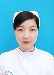 护士长刘倩.jpg